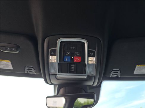 Used 2023 RAM 1500 Laramie AWD/4WD image 25
