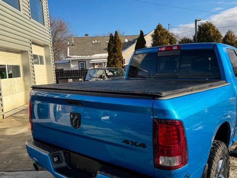 Used 2018 RAM 1500 Sport w/ Hydro Blue Sport Package image 15