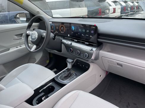 New 2026 Hyundai Kona SE image 7