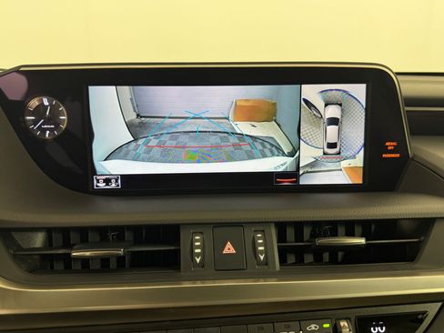 Used 2020 Lexus ES 350 Ultra Luxury w/ Accessory Package 2 image 25