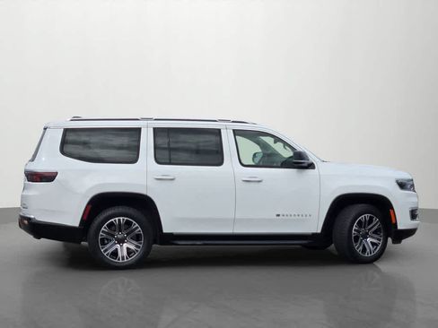 Used 2024 Jeep Wagoneer Series II w/ Flexible Seating Group AWD/4WD image 7