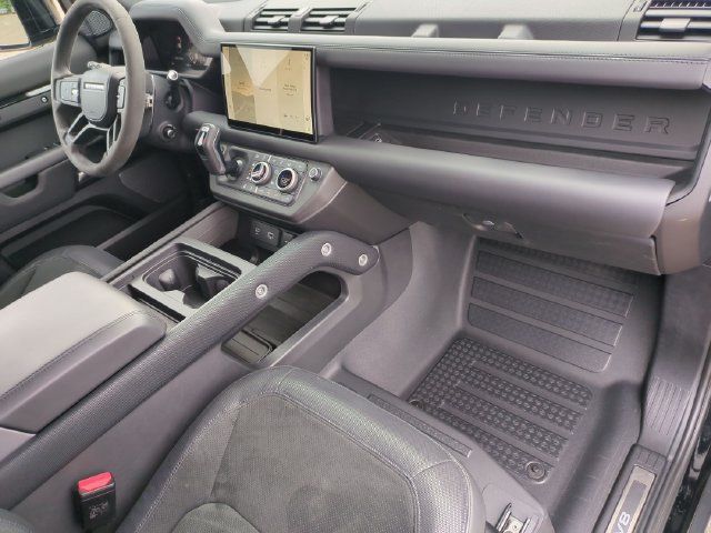 Used 2024 Land Rover Defender 110 V8 AWD/4WD image 19