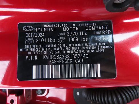 Used 2025 Hyundai Venue Limited image 27