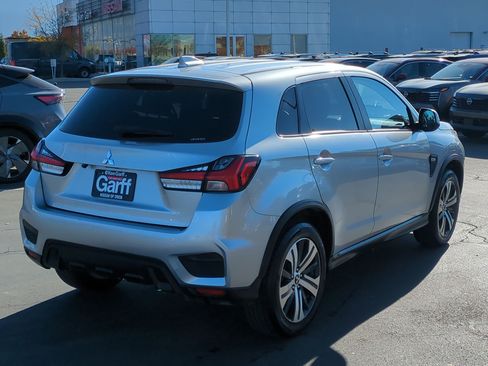 Used 2024 Mitsubishi Outlander Sport SE image 3