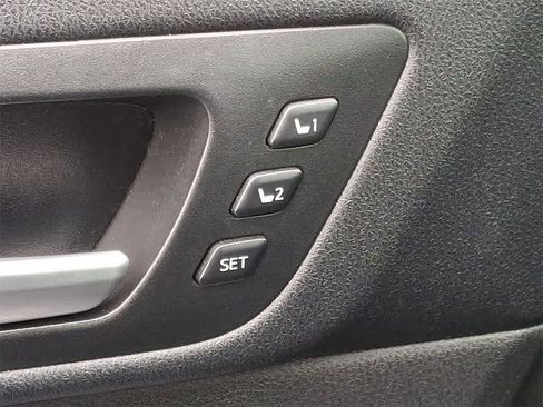 Used 2017 Toyota Highlander Limited Platinum image 26