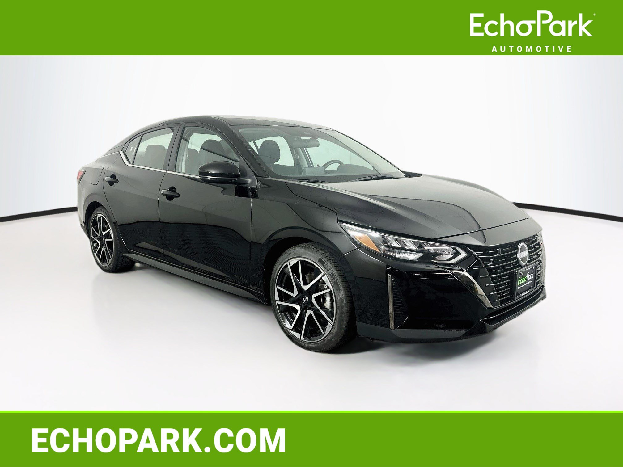 Used 2025 Nissan Sentra SR FWD image 1