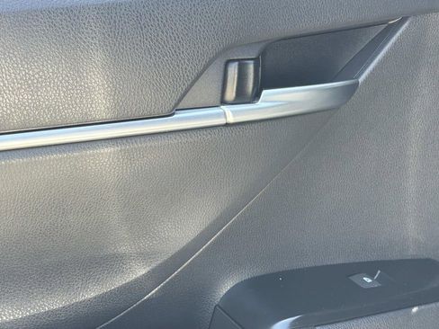Used 2019 Toyota Camry SE w/ Convenience Package FWD image 19
