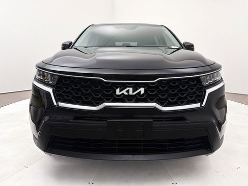 Used 2022 Kia Sorento LX image 11