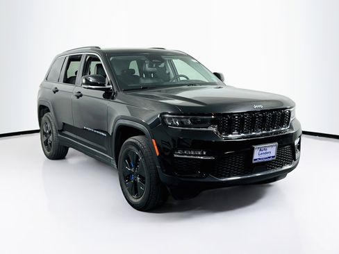 Used 2022 Jeep Grand Cherokee Limited 4xe w/ Luxury Tech Group II AWD/4WD image 3