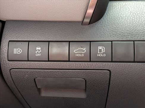 Used 2024 Toyota Camry SE FWD image 10