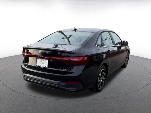 Used 2025 Volkswagen Jetta SE image 14