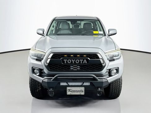 Used 2021 Toyota Tacoma SR5 AWD/4WD image 2