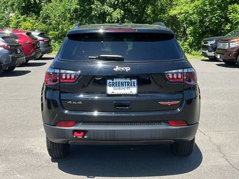 Used 2022 Jeep Compass Trailhawk w/ Trailhawk Convenience Group AWD/4WD image 5