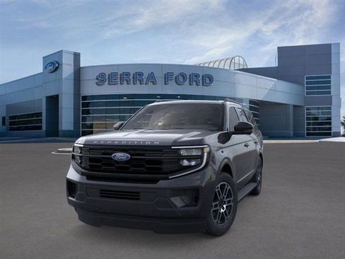 New 2026 Ford Expedition Active image 2
