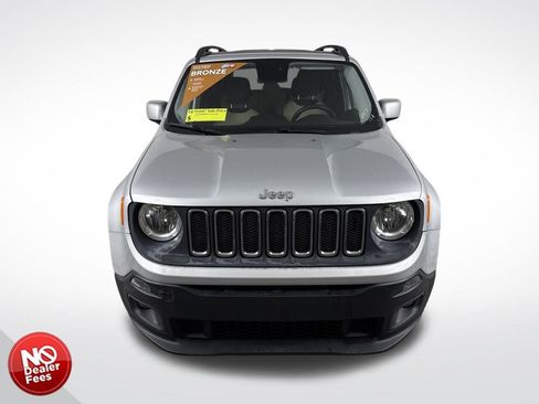 Used 2017 Jeep Renegade Latitude image 9