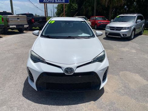 Used 2019 Toyota Corolla SE FWD image 3