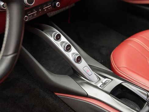 Used 2020 Ferrari 812 Superfast RWD image 12