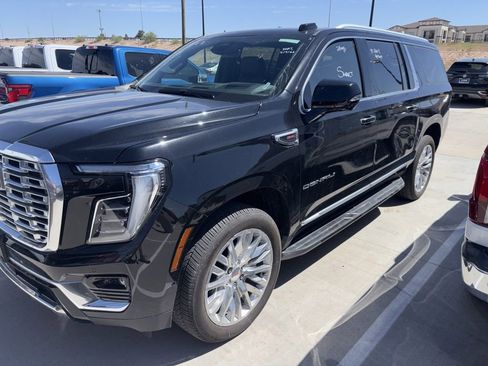 Used 2025 GMC Yukon XL Denali AWD/4WD image 1