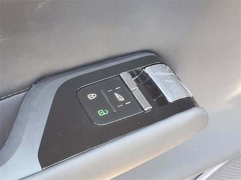 New 2025 Volvo EX90 Ultra image 12