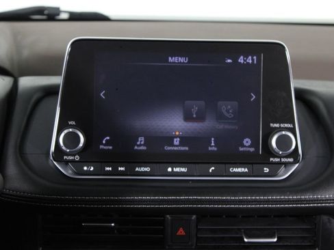 Certified 2023 Nissan Rogue SV image 9