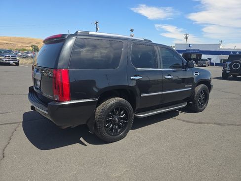 Used 2011 Cadillac Escalade Luxury AWD/4WD image 10