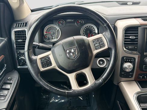 Used 2018 RAM 1500 Laramie w/ Convenience Group AWD/4WD image 17