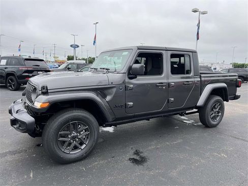 New 2025 Jeep Gladiator Sport image 3