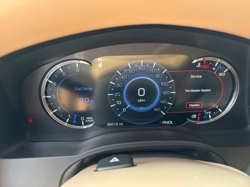 Used 2019 Cadillac Escalade Platinum AWD/4WD image 33