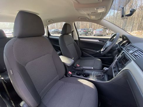 Used 2016 Volkswagen Passat 1.8T S image 28