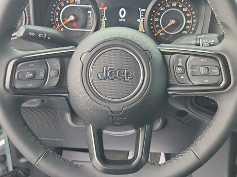 Used 2026 Jeep Gladiator Rubicon AWD/4WD image 27