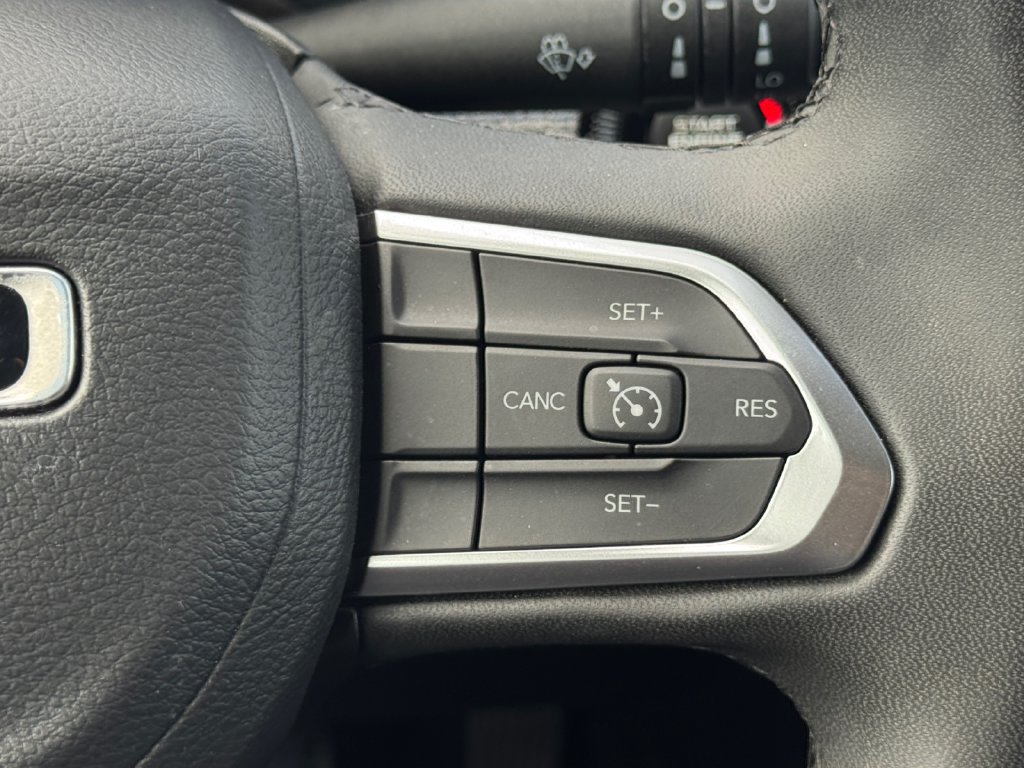 Used 2024 Jeep Compass Latitude AWD/4WD image 22
