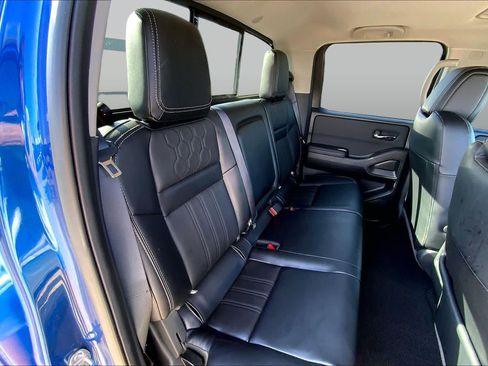 Used 2024 Nissan Frontier SL w/ Technology Package RWD image 18