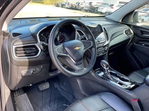 Used 2023 Chevrolet Equinox Premier image 14