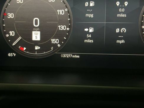 Used 2024 Land Rover Defender 110 X-Dynamic SE AWD/4WD image 18
