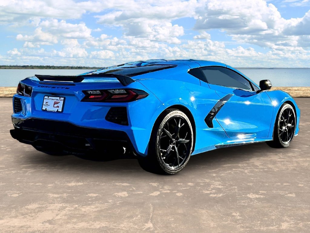 Used 2021 Chevrolet Corvette Stingray Preferred Cpe w/ Z51 Performance Package RWD image 4