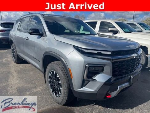 Used 2025 Chevrolet Traverse Z71 w/ Enhanced Driving Package AWD/4WD image 1