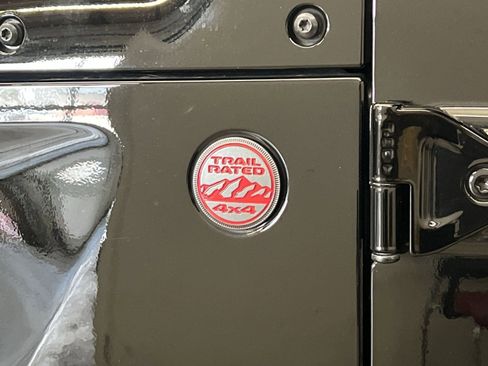 Used 2022 Jeep Wrangler Unlimited Rubicon w/ Cold Weather Group AWD/4WD image 28