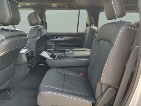 New 2025 Jeep Grand Wagoneer Series II Obsidian w/ Quick Order Packagew 28T image 29