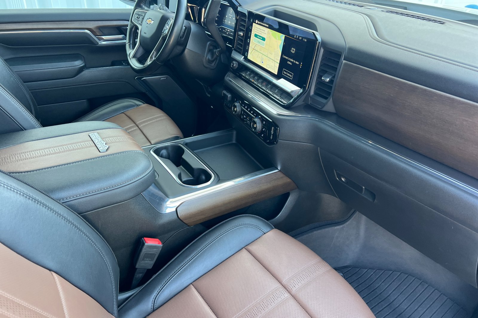 Used 2024 Chevrolet Silverado 2500 High Country w/ Technology Package AWD/4WD image 12
