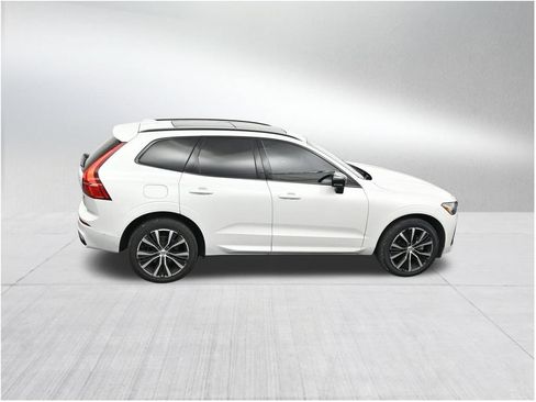 Used 2024 Volvo XC60 B5 Plus w/ Climate Package AWD/4WD image 19
