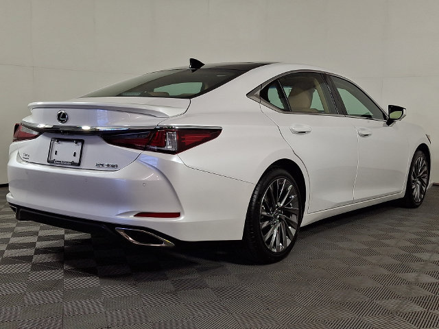 Used 2024 Lexus ES 350 Ultra Luxury w/ Accessory Package (Z2) FWD image 9