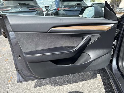 Used 2023 Tesla Model 3 Standard Range image 19