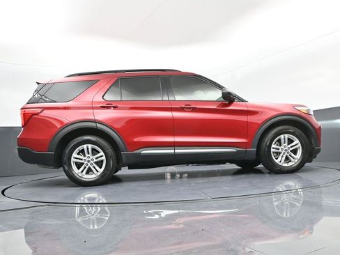 Used 2024 Ford Explorer XLT w/ Equipment Group 202A image 35