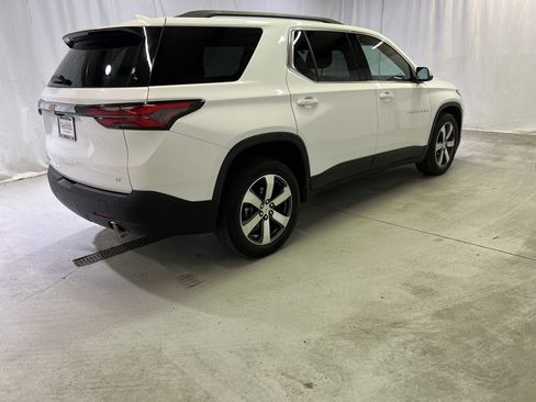 Used 2023 Chevrolet Traverse LT w/ LT Premium Package AWD/4WD image 11