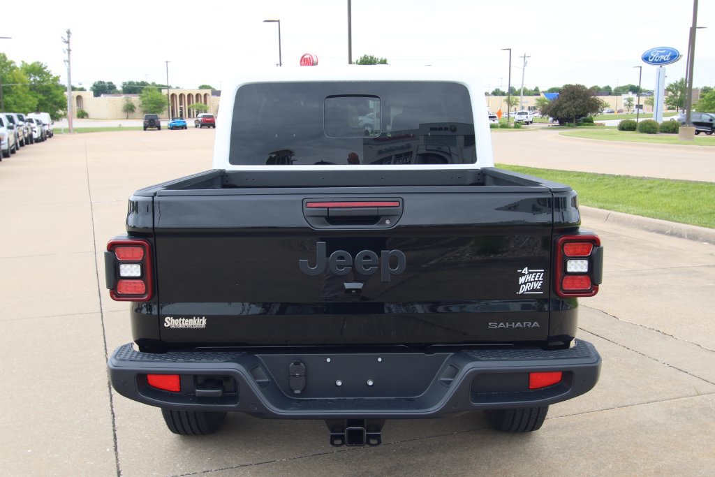 New 2026 Jeep Gladiator Sport AWD/4WD image 17
