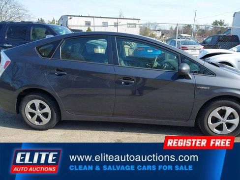 Used 2013 Toyota Prius Two image 25