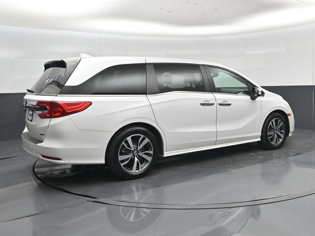 Used 2023 Honda Odyssey Touring image 3