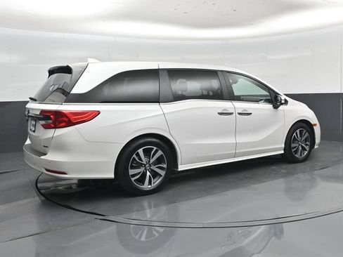 Used 2023 Honda Odyssey Touring image 3