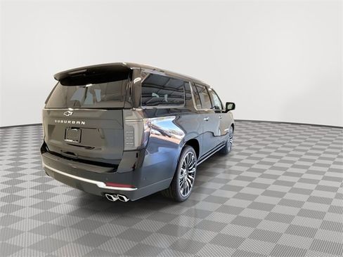 New 2026 Chevrolet Suburban High Country image 10