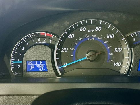 Used 2014 Toyota Camry XLE image 15